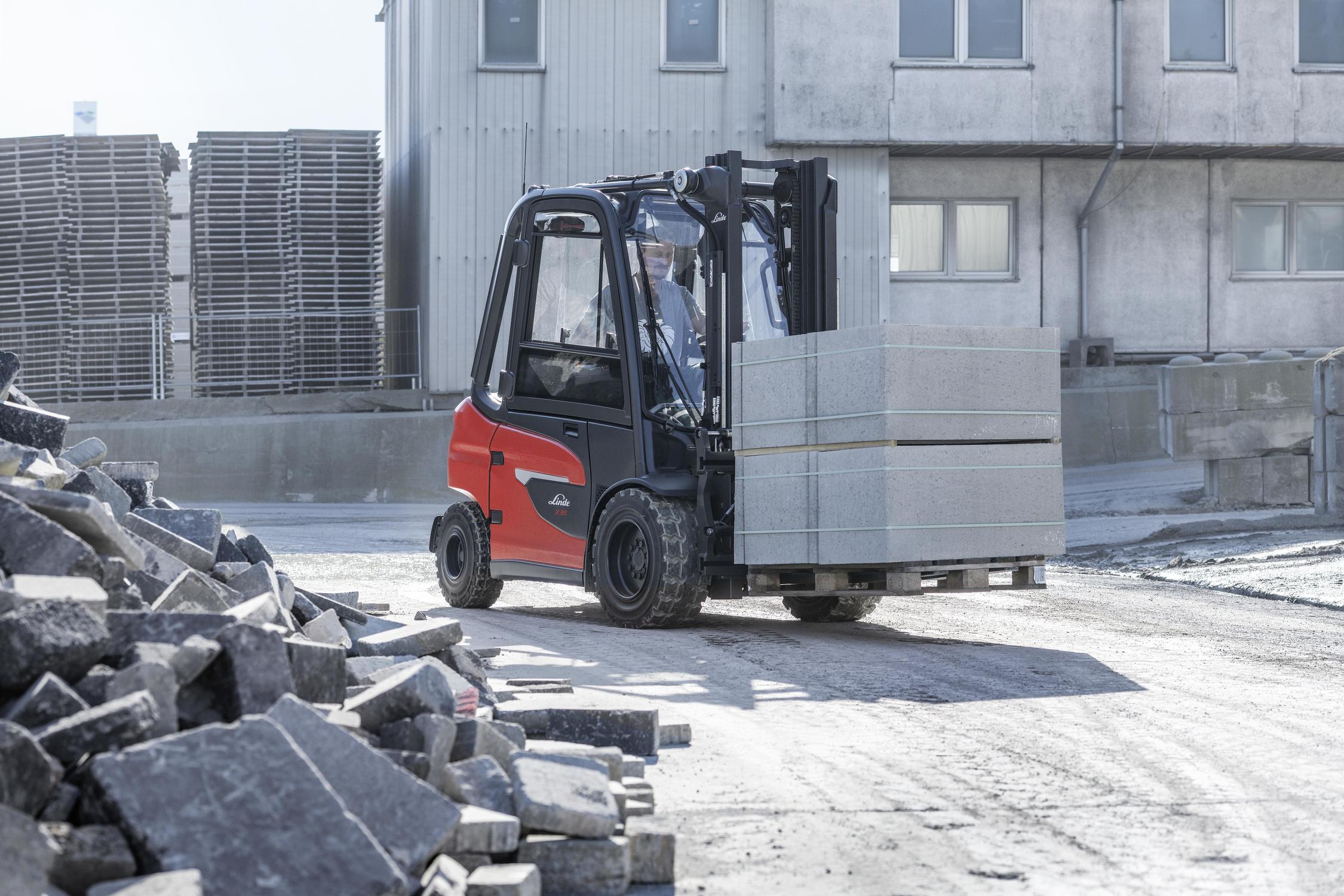 Linde elektrische hefttruck X20 X35 buiten stoffige omgeving