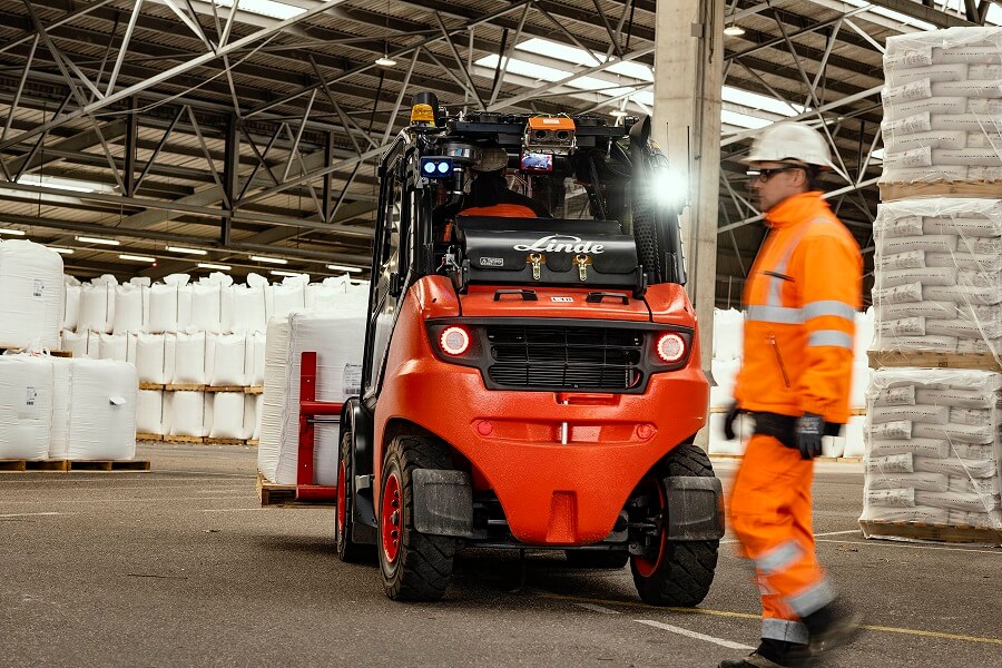 Linde thermische heftruck veilig transport zand bij Sibelco bouwsector