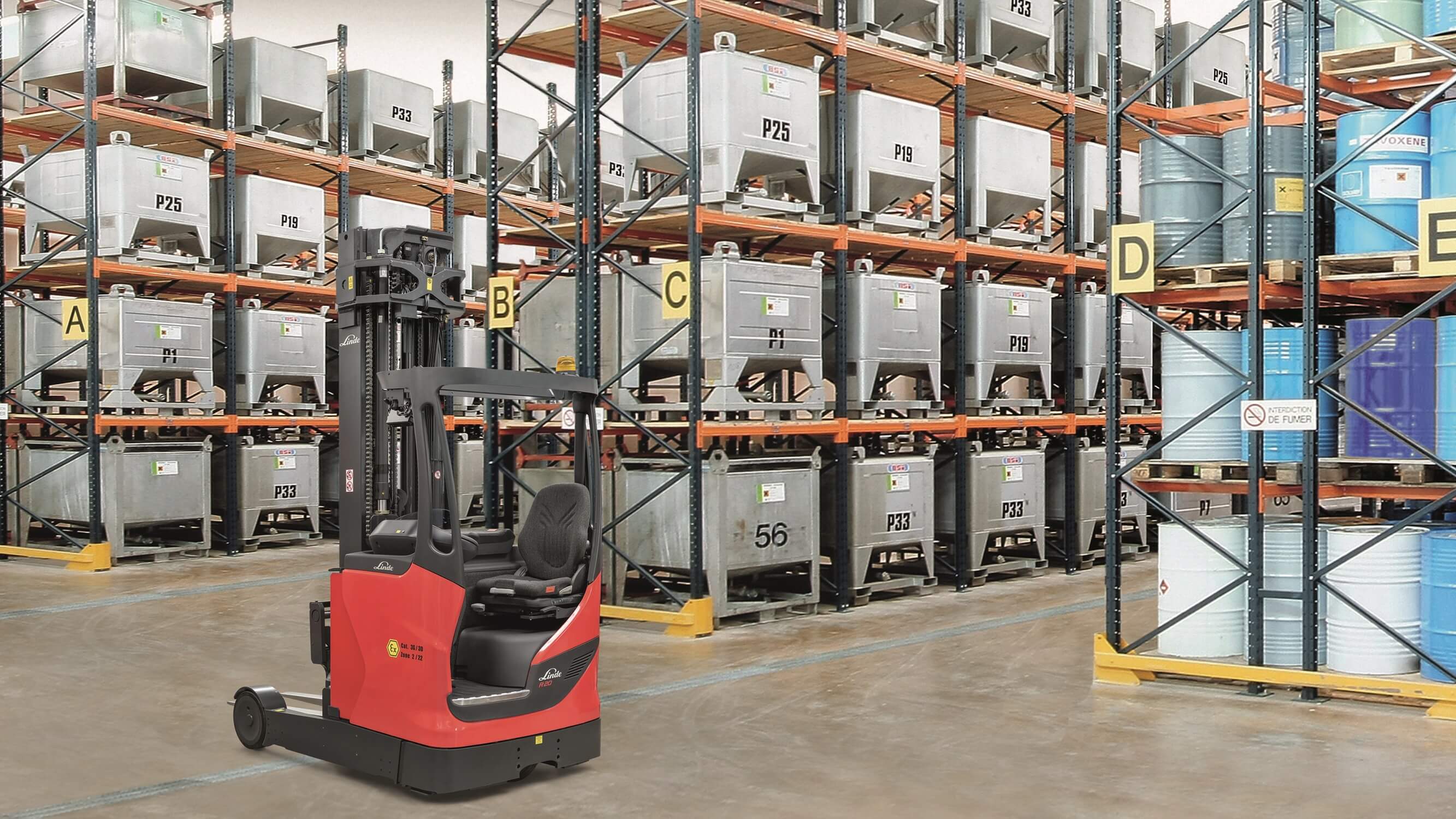 Explosiebeveiligde Linde R20 reachtruck in magazijn