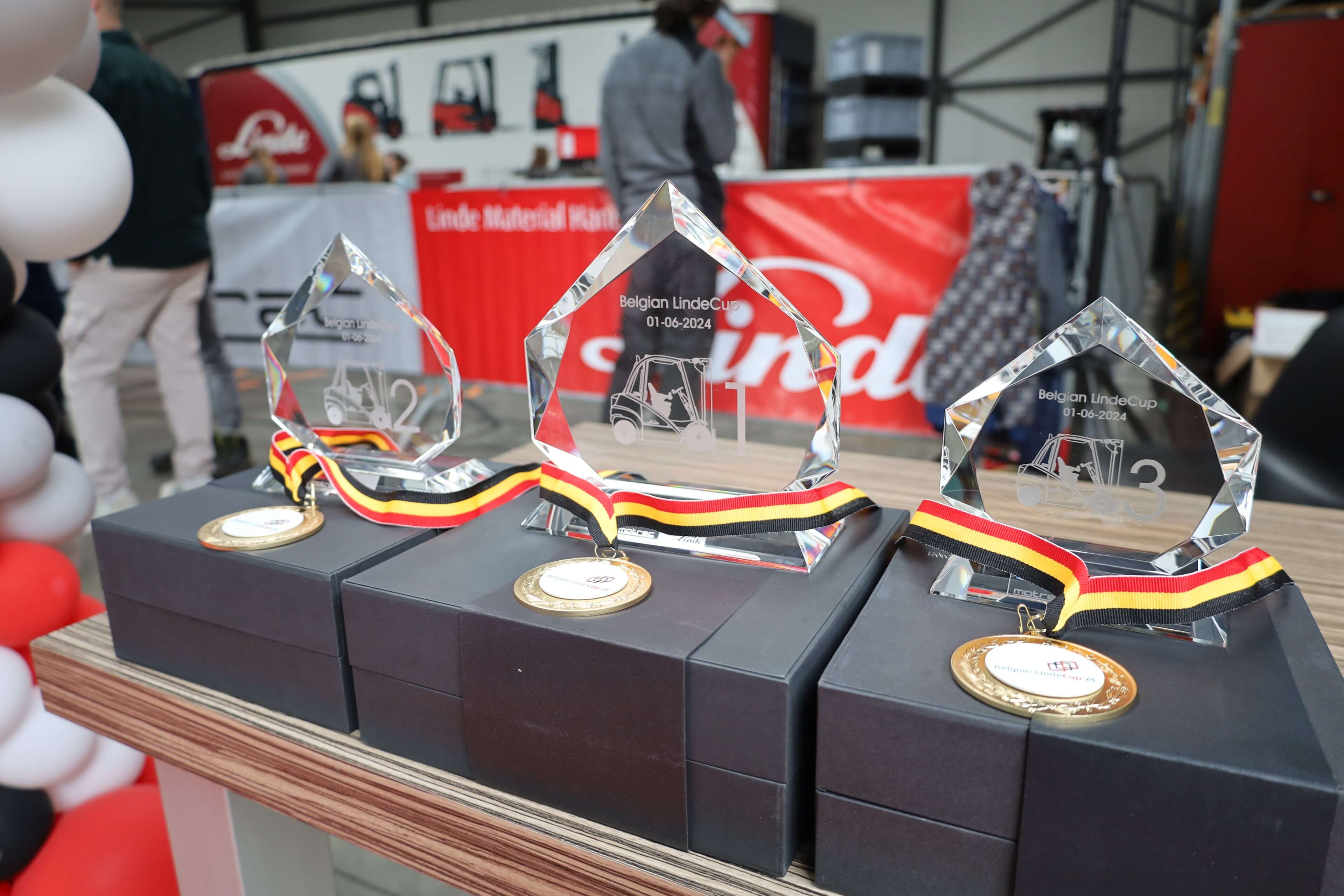 Trofeeën en medailles voor top 3