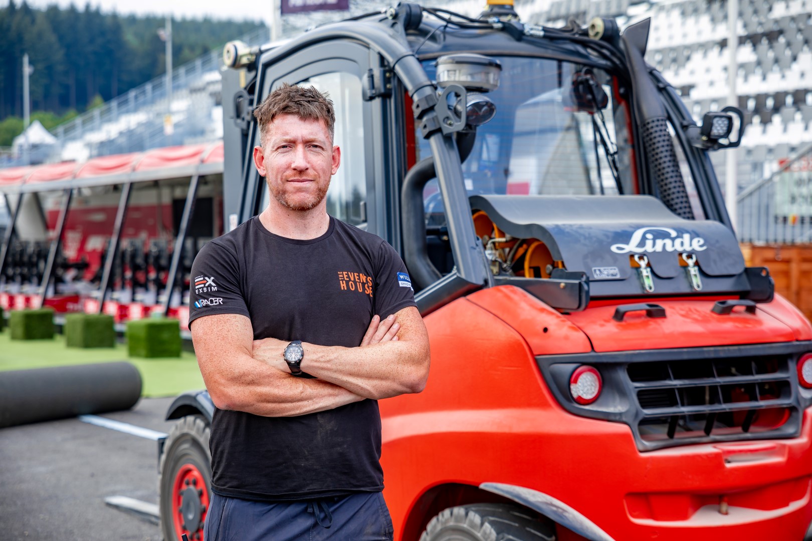 Events House bouwt fanzone Spa-Francorchamps op met Linde heftrucks