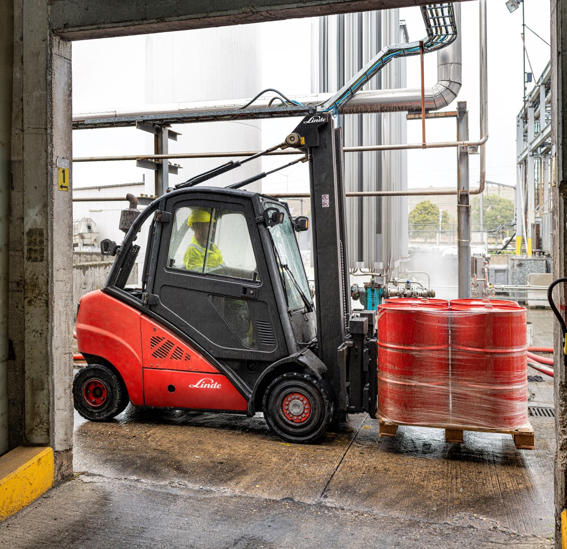 VES zet afval op weg naar nieuw leven met Linde heftrucks