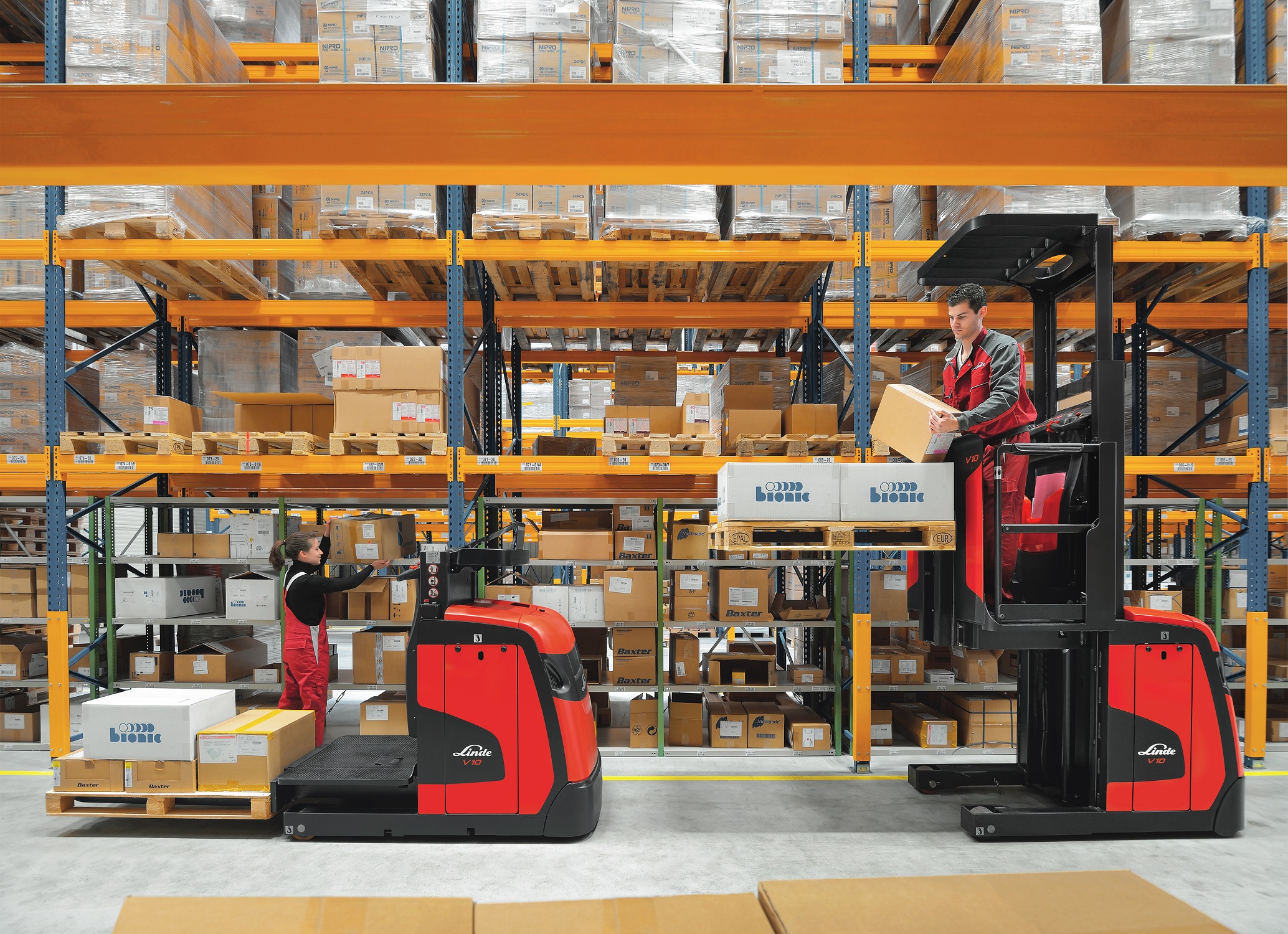 Linde V10 orderpicker laag en hoog uit stelling orders picken