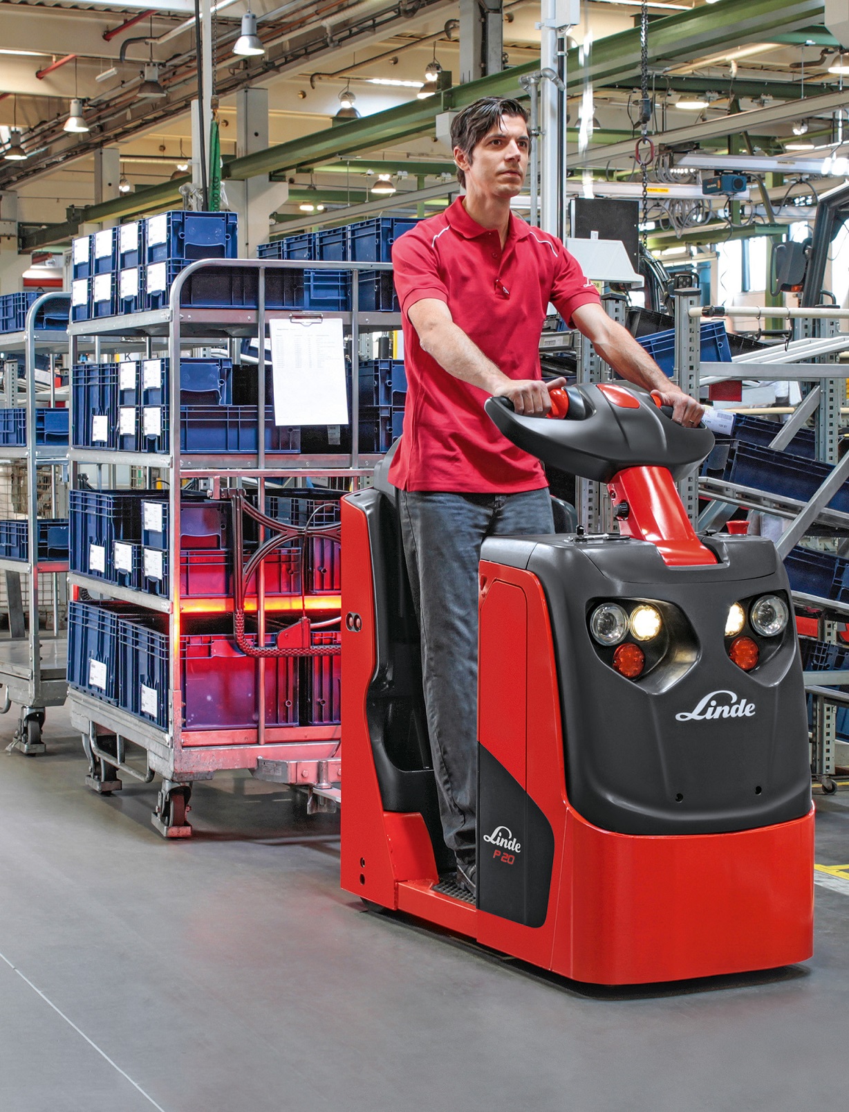 Linde elektrische trekker p20_w04 in magazijn