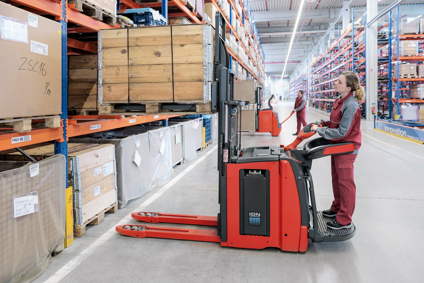 Gerbeur Linde D10 dans un entrepot