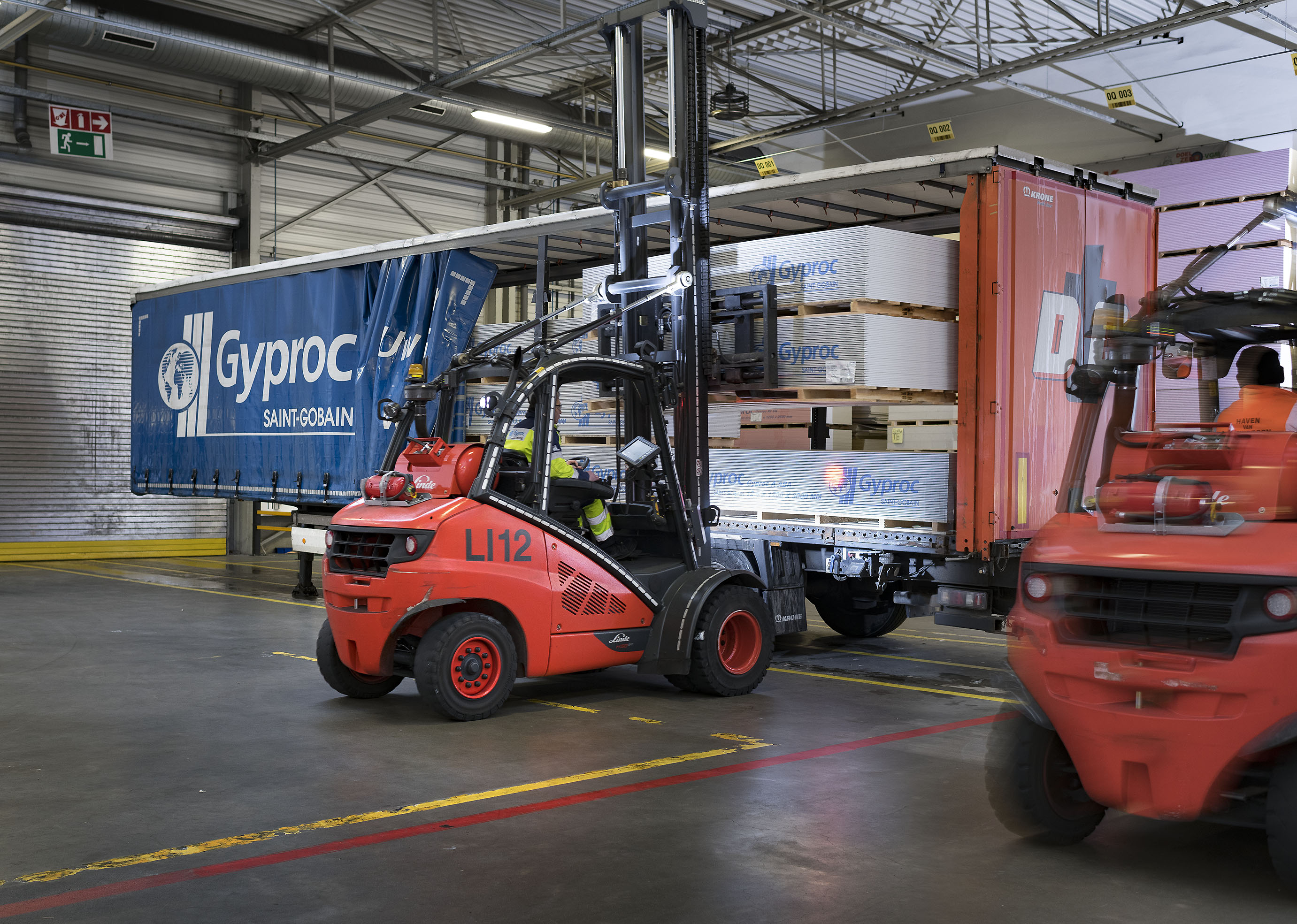 Saint-Gobain zorgt voor een snelle service met heftrucks van Linde