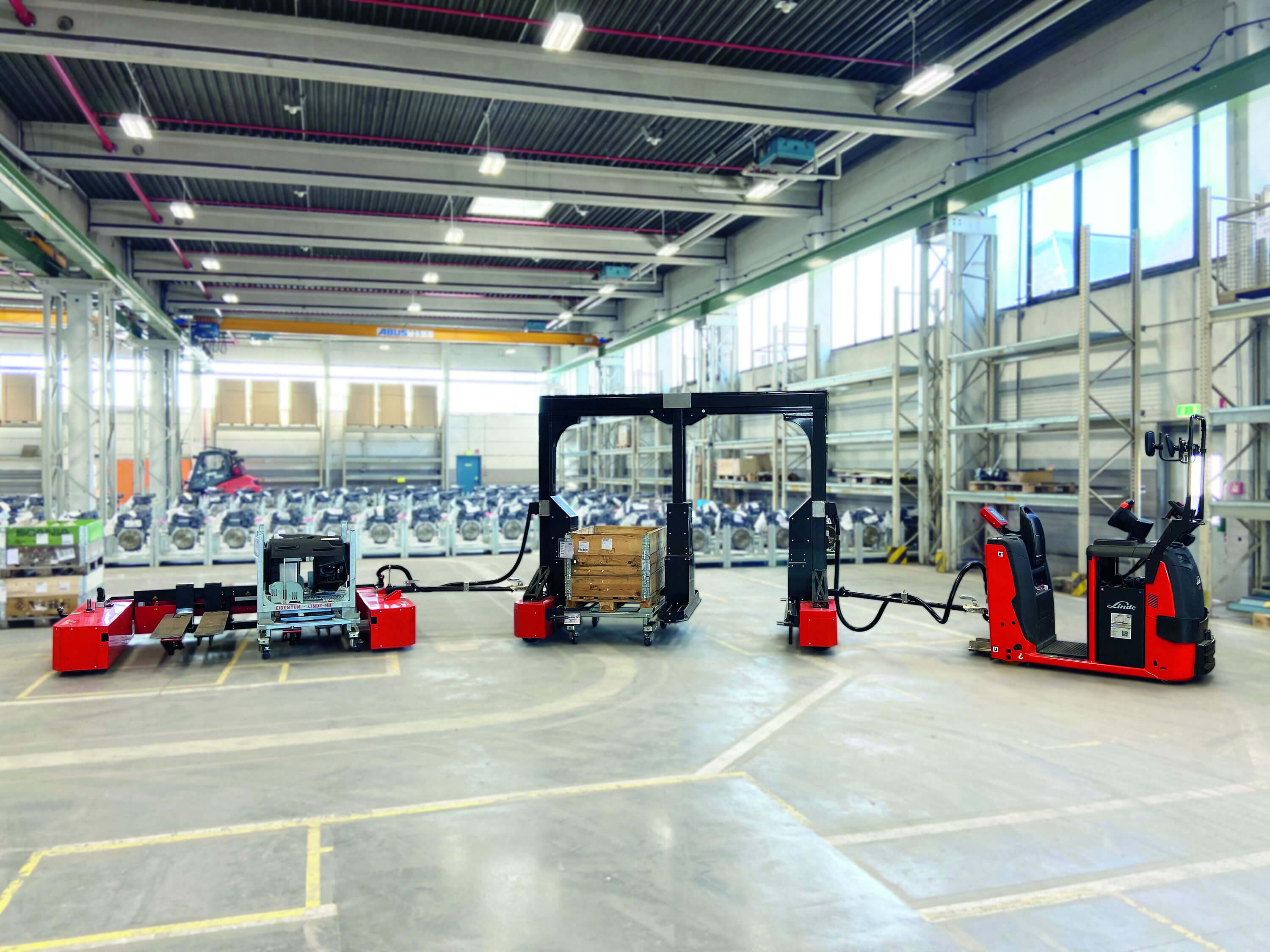 Linde logistieke trein met cloud-gebaseerde LLTC (Linde Logistic Train Controller) begeleidingssysteem