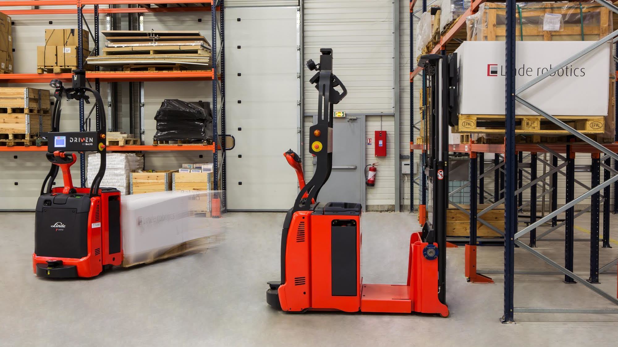 Geautomatiseerde truck Linde L-MATIC in magazijn